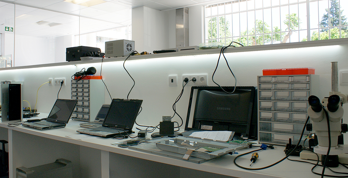 PcZone - Laboratório de Reparações Electrónicas e Soluções Informáticas